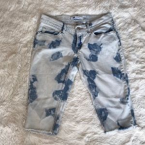 Levi’s 524 Skinny Bermuda Shorts